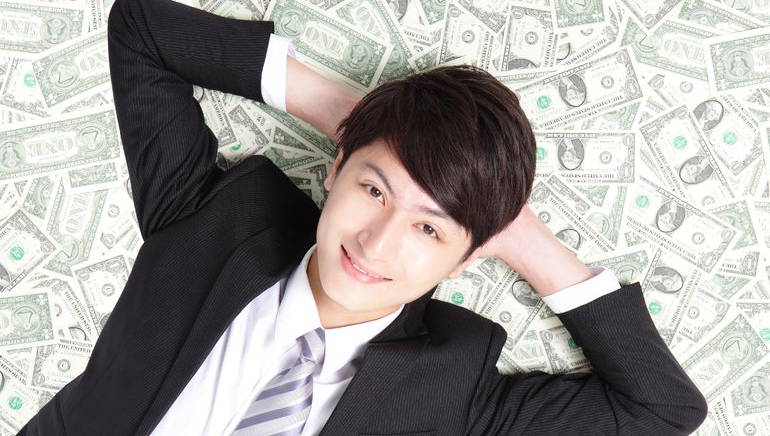 Lucky Maple Casino Player Claims Double Win in One Day