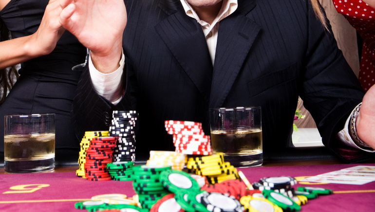 Climb the Money Ladder for Poker Rewards