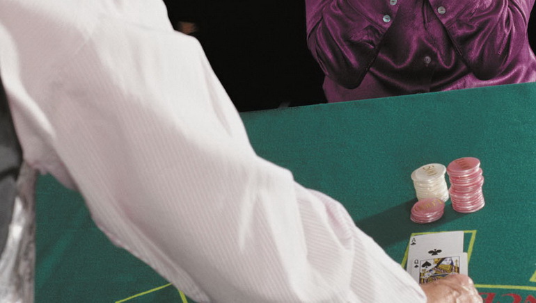 Blackjack Joins Microgaming Live-Dealer Games